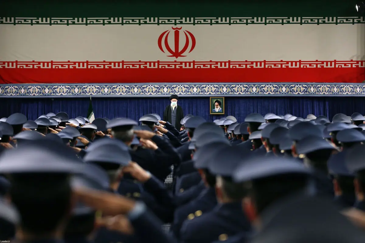 خب یک اختلافاتی قهراً وجود دارد، این اختلافات را نباید تبدیل کرد به گسل/ مقایسه‌ی ارتش جمهوری اسلامی با ارتش دوران پهلوی یکی از معرفه‌های حقیقت و هویت انقلاب ماست
