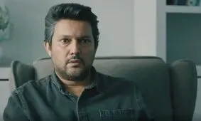سفر در زمان؛ رقص «حامد بهداد» در قهوه‌خانه؛ سال 86