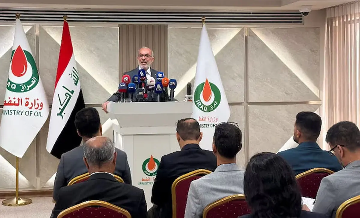 عراق در ماه آوریل ۱۰ میلیون بشکه نفت از طریق تنگه هرمز صادر کرد/ نسبت به حدود ۹۳ میلیون بشکه در ماه قبل از جنگ آمریکا علیه ایران، کاهش قابل ملاحظه‌ای یافته است