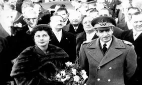 سفر در زمان؛ «ثریا، ملکه دو رگه ایران در دوره پهلوی دوم» در 58 سالگی؛ سال 1369/ عکس
