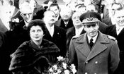 سفر در زمان؛ «ثریا، ملکه دو رگه ایران در دوره پهلوی دوم» در 58 سالگی؛ سال 1369/ عکس
