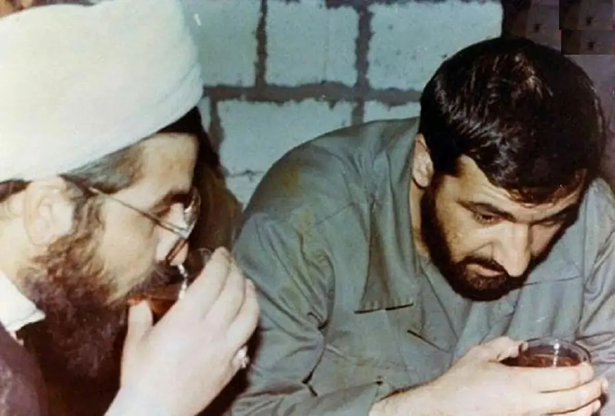 کنایه تند کارشناس شبکه افق به حسن روحانی، با اشاره به گروهی به نام مجمع عقلا برای پایان دادن به جنگ در دهه 60/ تاریخ جنگ و خاتمه آن، در حال تکرار است؟/ ویدئو