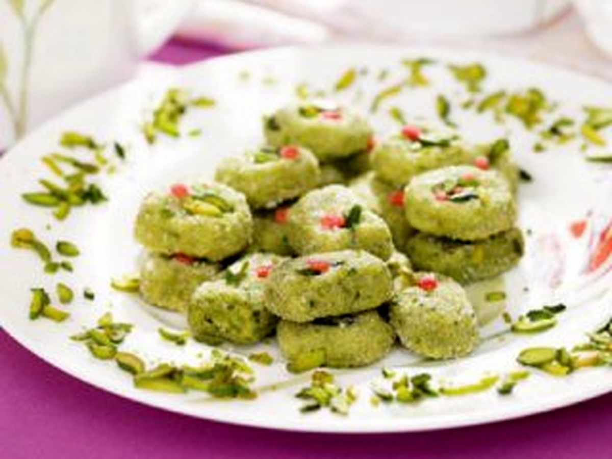 طرز تهیه شیرینی پستهای