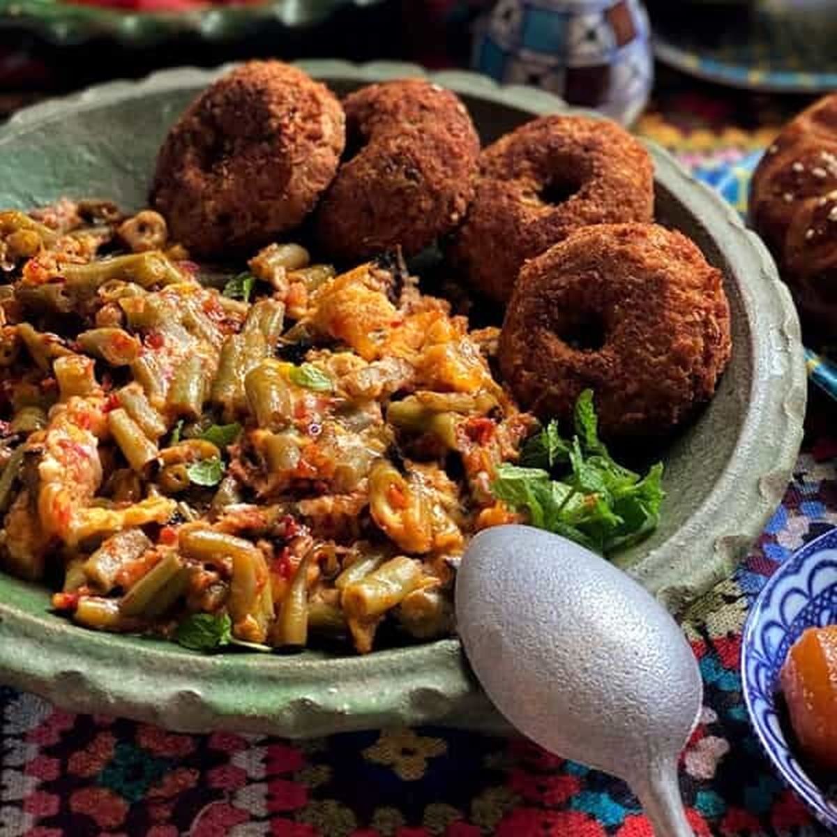 طرز تهیه گل در چمن گیلانی