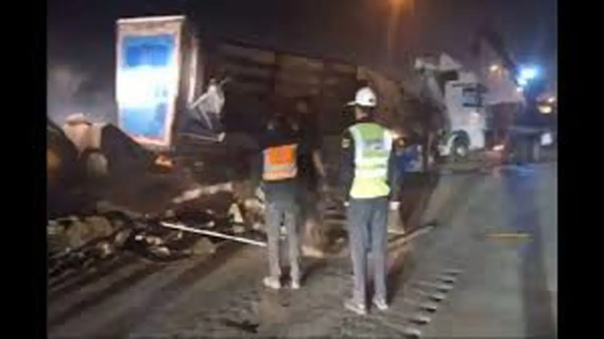 گرفتاری مردم در ترافیک ۱۵ کیلومتری آزادراه کرج/ ویدئو