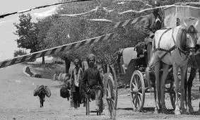 سفر به عصر قاجار؛ از تخت جمشید و پل خواجو تا عوارضی کرج