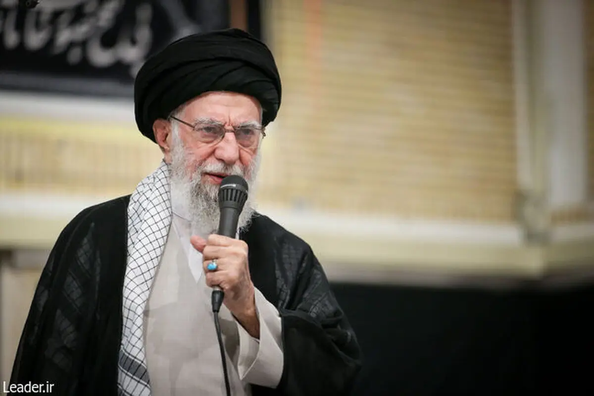رهبر انقلاب: جمهوری اسلامی استحکام بی‌نظیر پایه‌های نظام و کشور را به دنیا نشان داد/ ملت ایران به توفیق الهی دین و دانش خود را رها نخواهد کرد