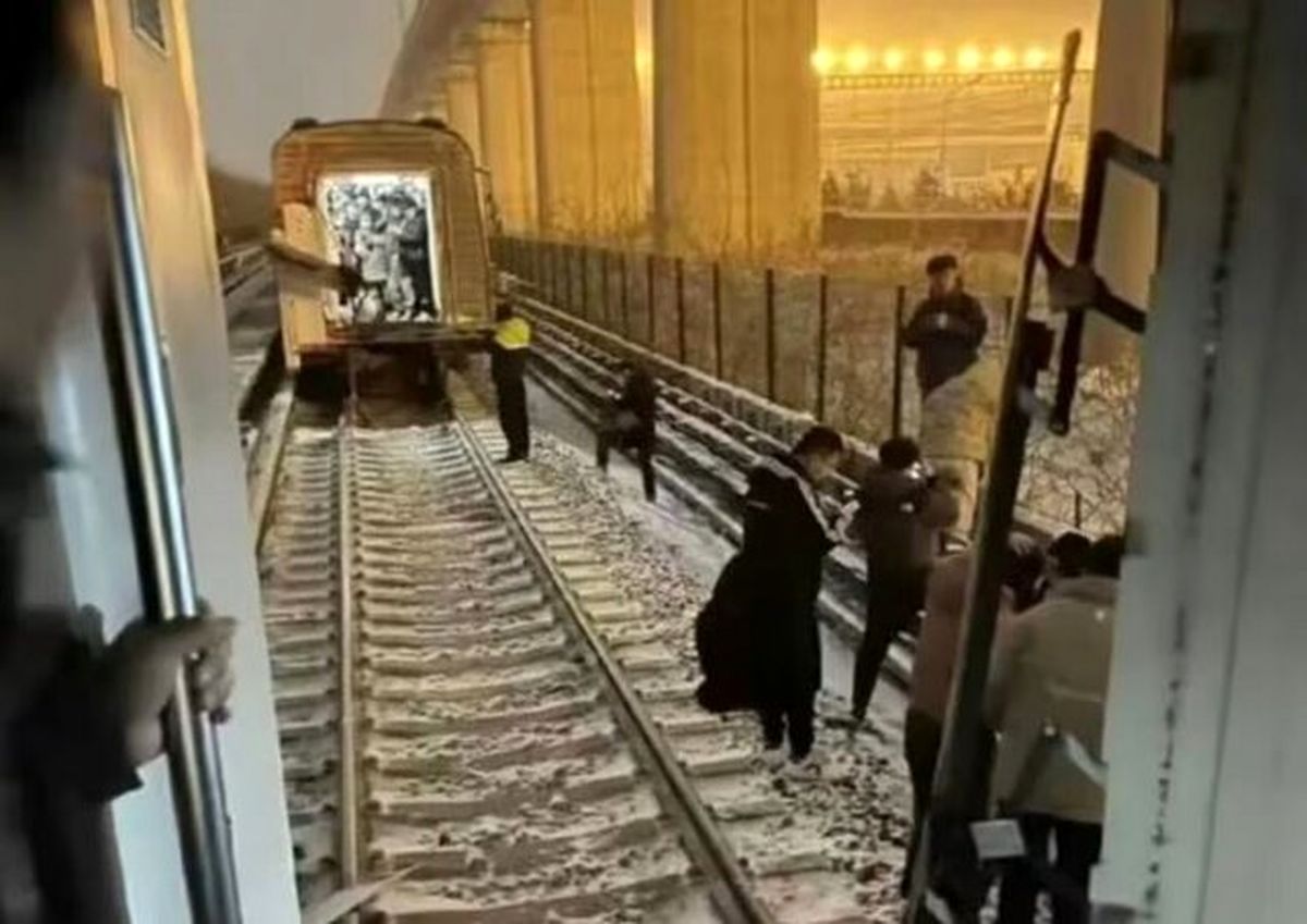 حادثه مترو در پکن/ ۱۰۲ نفر دچار شکستگی شدند