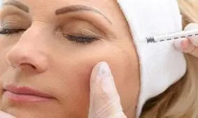 بروز چه علائمی بعد از بوتاکس یا تزریق ژل و فیلر خطرناک است؟