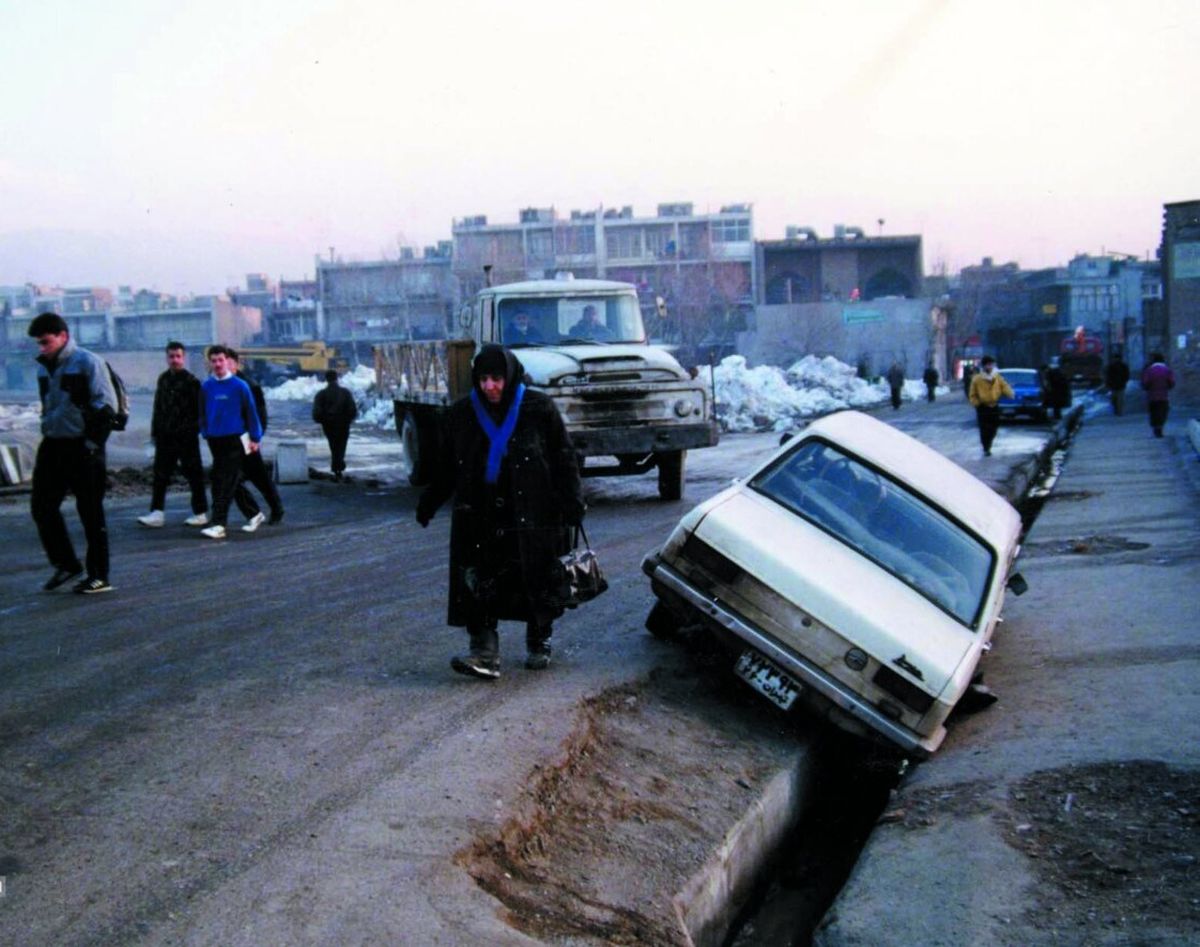 تصادفات عجیب و جالب در تهران دهه شصت/ عکس