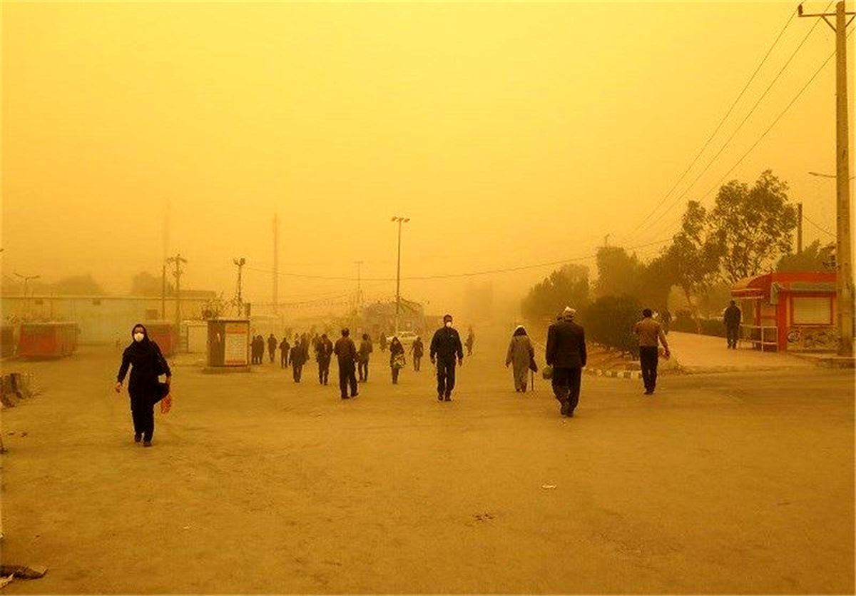 گرد و خاک شدید آسمان خوزستان را تیره کرد/ ویدئو