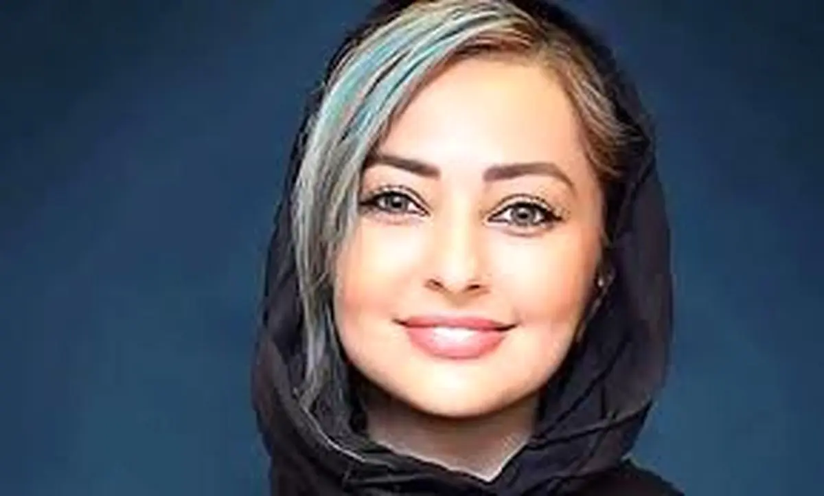 سفر در زمان؛ «نفیسه روشن» با چادر در حرم امام رضا (ع)؛ سال 93