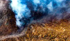 اعزام گسترده نیروی امدادی برای مهار آتش‌سوزی جنگل‌های دیزمار
