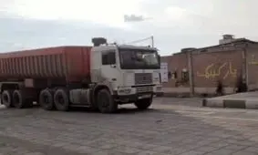 توقیف تریلی با رانندۀ ۱۳ ساله