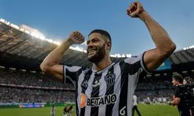 سوپر گل هالک از وسط زمین/ ویدئو