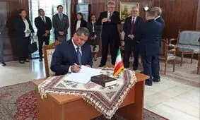 اعلام همبستگی مقام‌های وزارت خارجه ونزوئلا با ایران در محل سفارت کشورمان در کاراکاس