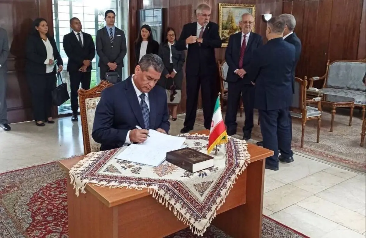 اعلام همبستگی مقام‌های وزارت خارجه ونزوئلا با ایران در محل سفارت کشورمان در کاراکاس