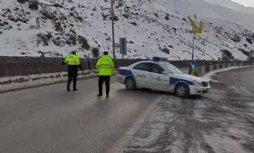 بارش برف و باران در محورهای ۱۳ استان/ تردد در جاده‌های شمالی روان است

