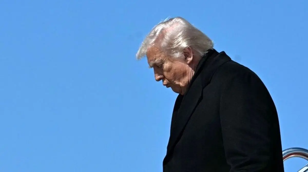 رسانه صهیونیستی:‌ ترامپ درباره تنگه هرمز در وضعیت پیچیده‌ای گیر کرده است
