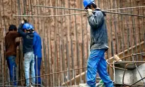 معیشت دشوار کارگران فصلی/ نه حقوق مناسب نداریم، نه سابقه بیمه