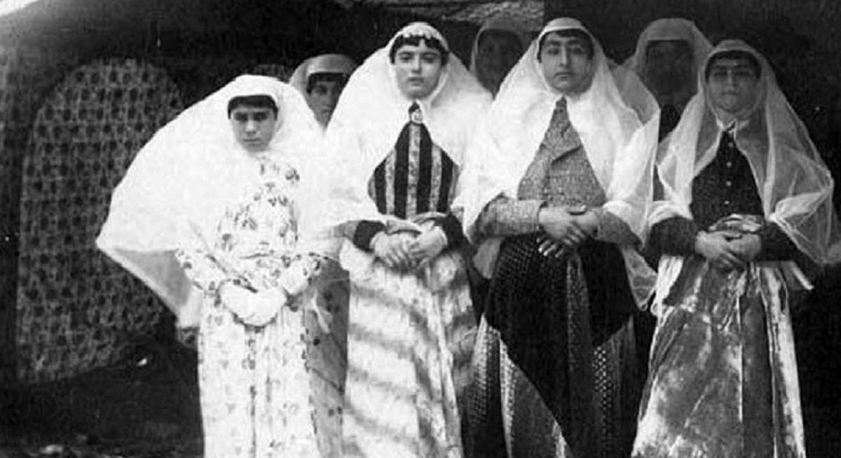  سفر در زمان؛ «اخترالدوله دختر ناصرالدین شاه به همراه ندیمه هایش»؛ سال 1273 