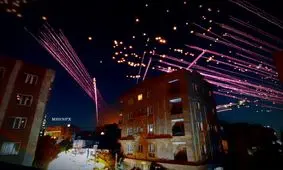 حمله شبانه اسرائیل به تهران / صدای انفجارهای پی در پی در مناطق مختلف / پدافند ارتش فعال شد/ انفجار در انبار نفت تهران؛ برق بخشی از پایتخت قطع شد