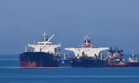 یک نفتکش ایرانی دیگر در حال بارگیری نفت | عکس
