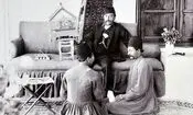 سفر به ایران قدیم؛ غش کردن «آبدارچی مظفرالدین شاه» و تلاش درباریان برای سرحال آوردن او 