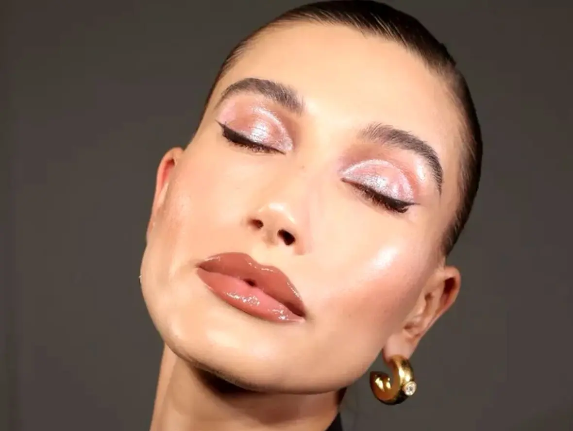 سایه‌های کرومی و درخشان