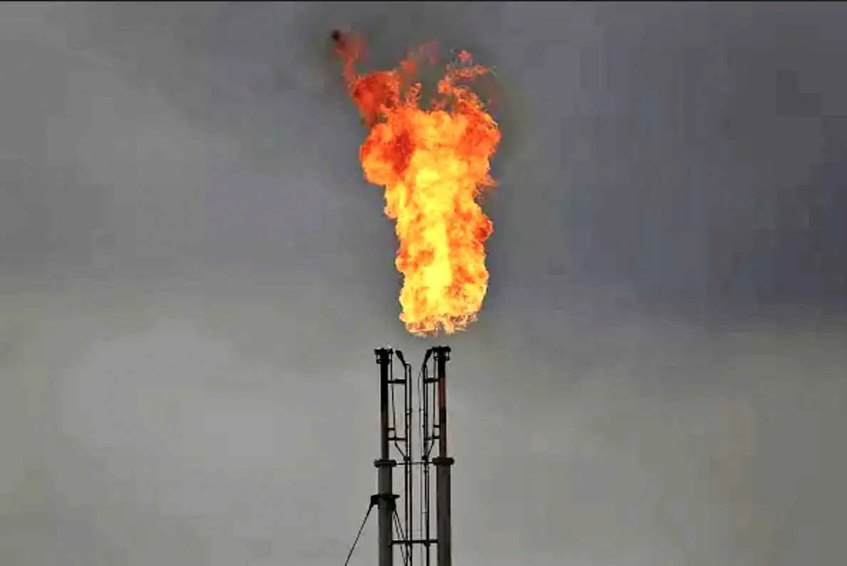 قطع گاز صنایع زیر تیغ نقد؛ آیا خوزستان دستور رئیس‌جمهور را شنیده است؟

