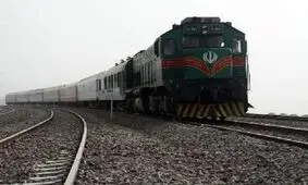 نقص فنی قطار مسافربری را در آهوان سمنان متوقف کرد