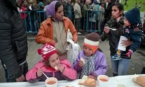 چند درصد کودکان کشورهای عضو اتحادیه اروپا در خطر فقر یا محرومیت اجتماعی قرار دارند؟