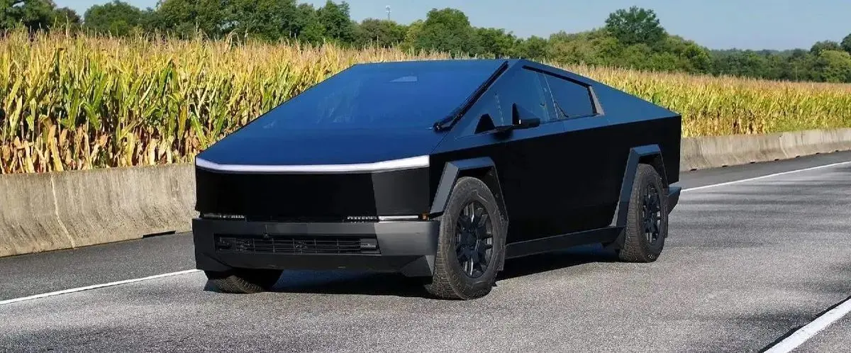 خودروی تسلای ایلان ماسک در چالوس/ویدیو