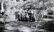 سفر در  زمان؛ مکتب‌خانۀ اعیانی شاهزادۀ قاجار در یک باغ 