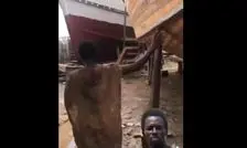 ابونوح مردی از غنا با ادعای پایان جهان کِشتی ساخت، پول مردم را گرفت و نهایتا بنز خرید!/ حالا می‌گوید پایان جهان را عقب انداختم/ ویدئو

