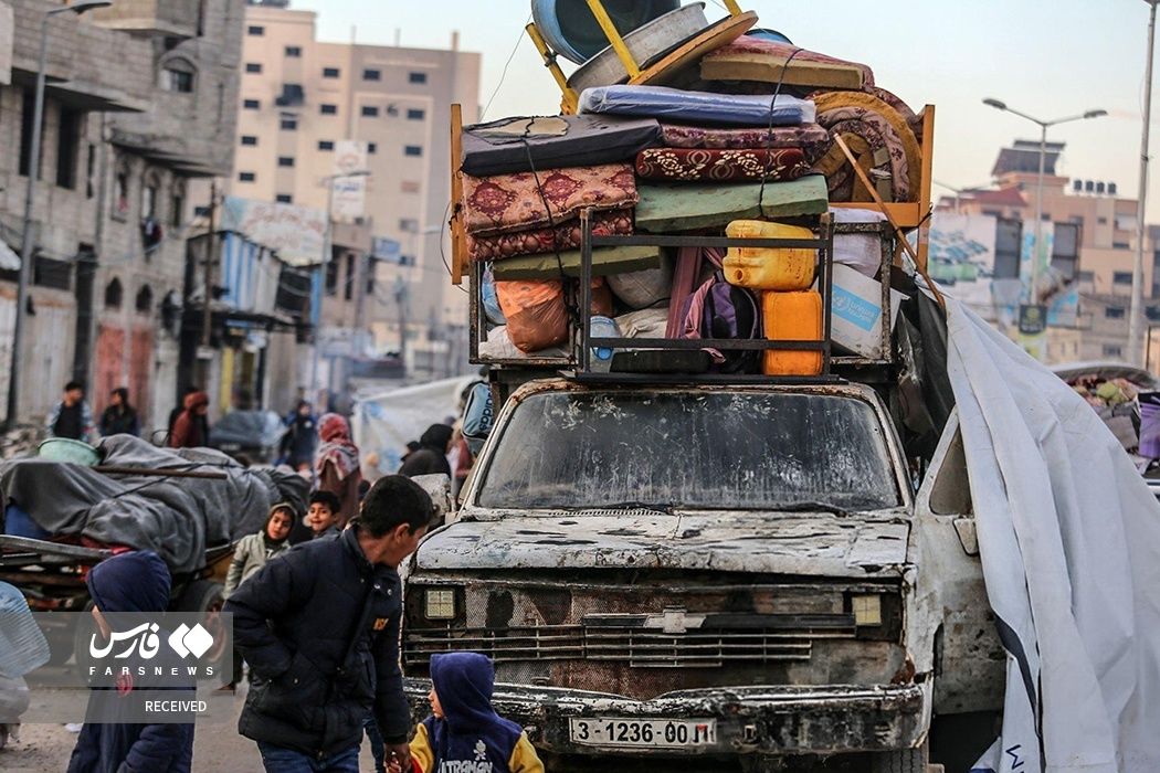 تصاویر: هزاران فلسطینی در انتظار بازگشت به خانه‌های خود در شمال غزه