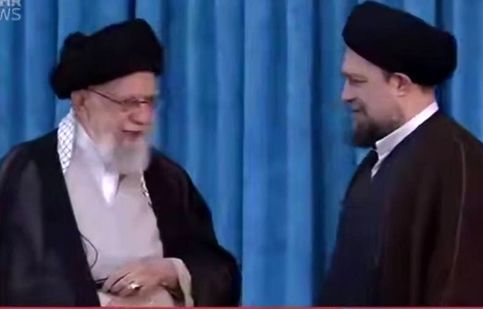 لحظه دیدار رهبر انقلاب با سیدحسن خمینی/ ویدئو

