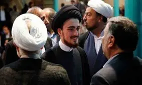 تصویر خاص احمدخمینی در بین تماشاگران دربی