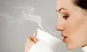 ۴ زمان طلایی نوشیدن آب گرم