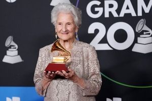 جایزه گِرمی هنرمند نوظهور برای خواننده ۹۵ ساله!

