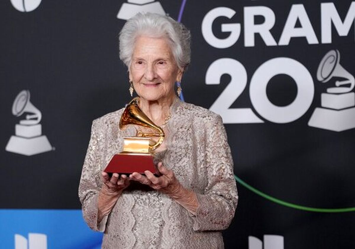 جایزه گِرمی هنرمند نوظهور برای خواننده ۹۵ ساله!

