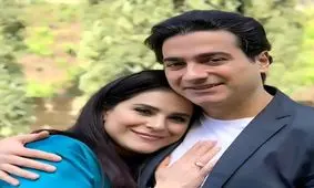 تصویری جعلی از همایون شجریان در آغوش سحر دولتشاهی/ نمونه اصلی