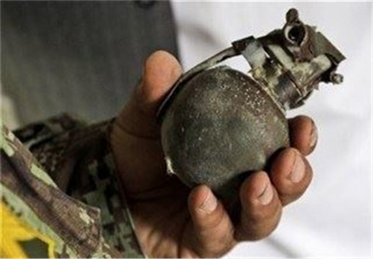 منفجر شدن بمب بین دستان پسر جوان