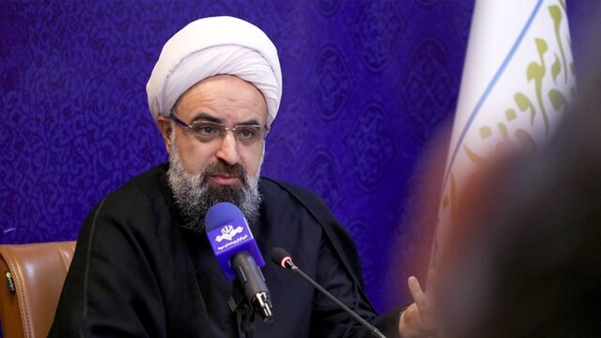 هر چیزی که به اعتبار نظام ضربه بزند را منکر میدانیم/ دنبال حل مسئله قیمتگذاری خودرو هستیم