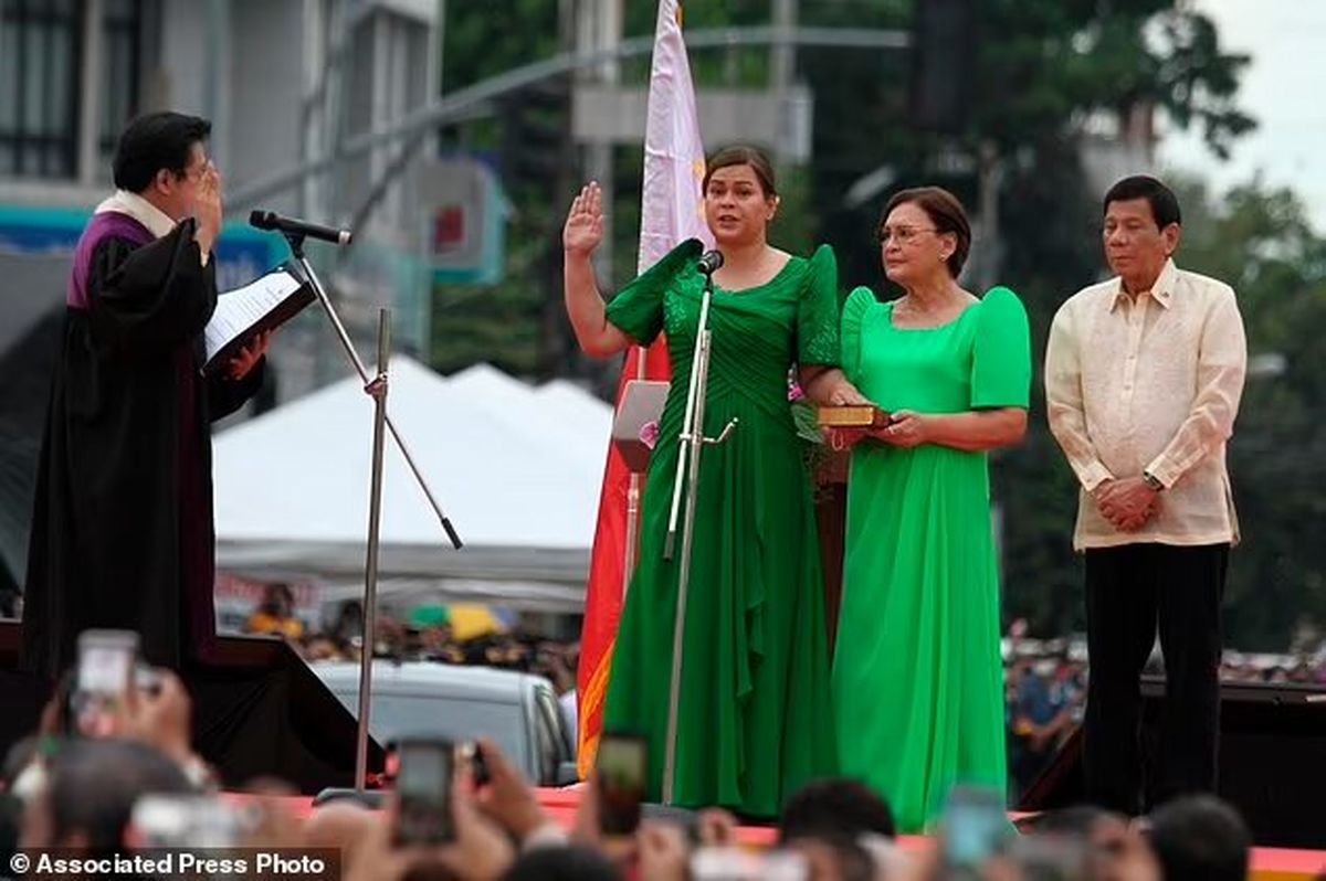 دختر رئیس‌جمهور فیلیپین، در مقام معاون، سوگند یاد کرد

