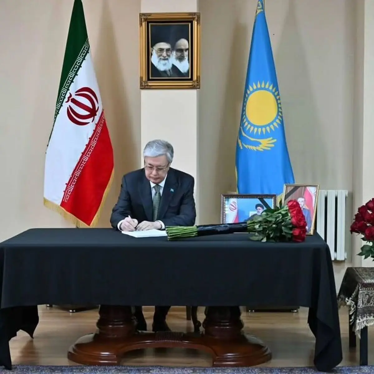 رئیس‌جمهور قزاقستان با حضور در سفارت ایران: رئیسی یک دولتمرد برجسته بود

