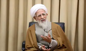 آیت الله جوادی آملی: با وجود این همه منابع، مردم را کمیته امدادی اداره کردن ننگ است/ جامعه گرسنه با برنامه طنز، شاداب نمی‌شود