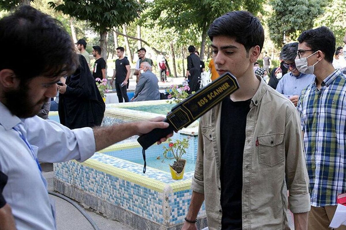 کشف دهها ابزار تقلب در کنکور ۱۴۰۱ تاکنون