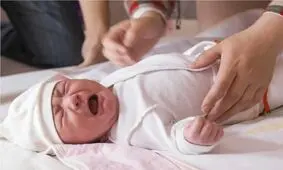 بهترین روش برای ختنه نوزادان زیر ۶ ماه چیست؟/ ویدئو