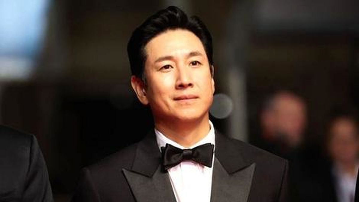 بازیگر معروف کره‌ای از شرم خودکشی کرد